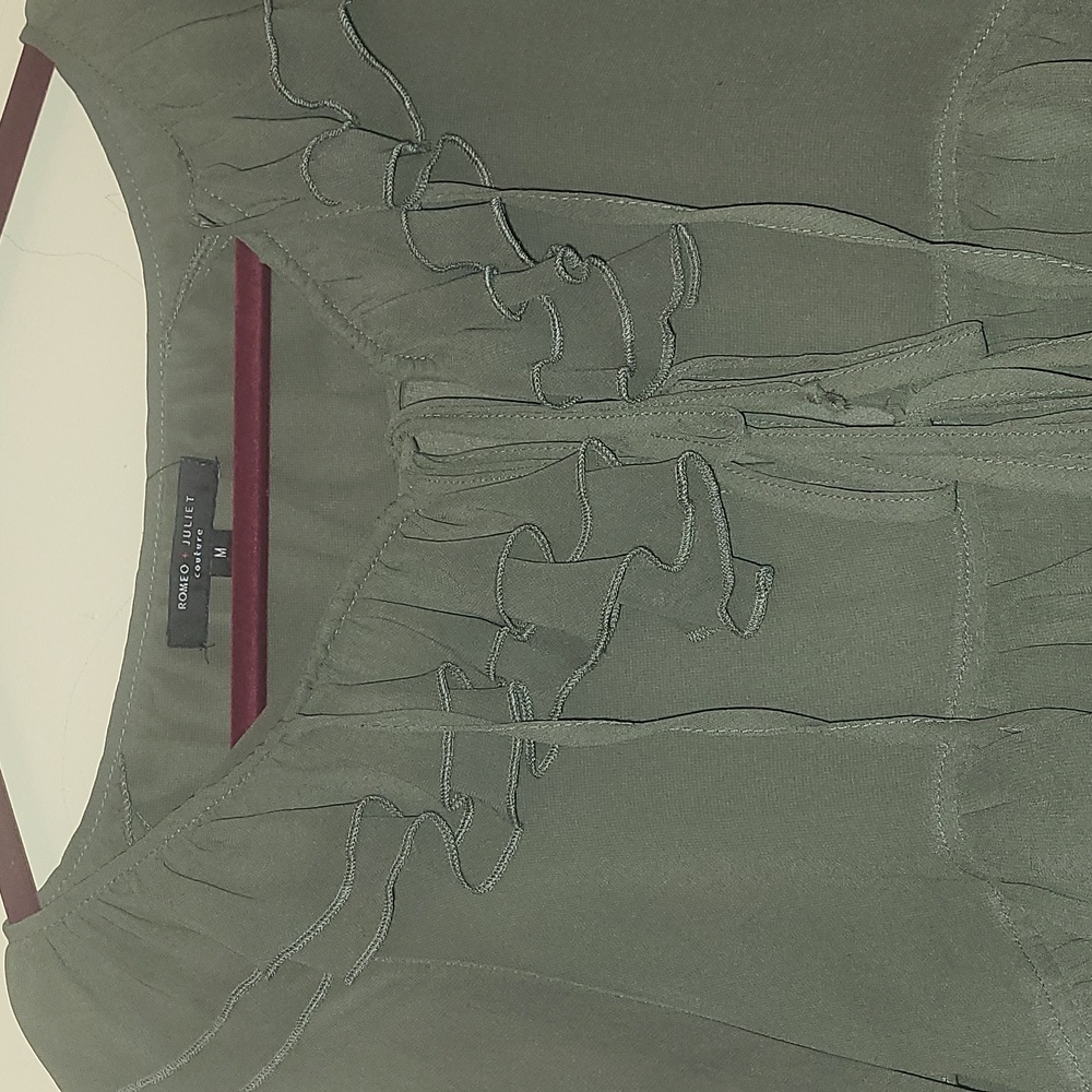 Ladies Romeo and Juliet Couture dark green sheer peasant blouse